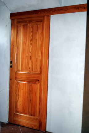Lesena drsna vrata